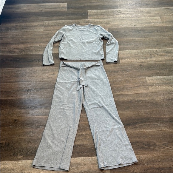 aerie Other - Aerie Lounge Set. Top is women’s size large, bottoms are women’s size medium.